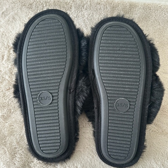 Abercrombie & Fitch Slippers - Picture 2 of 2